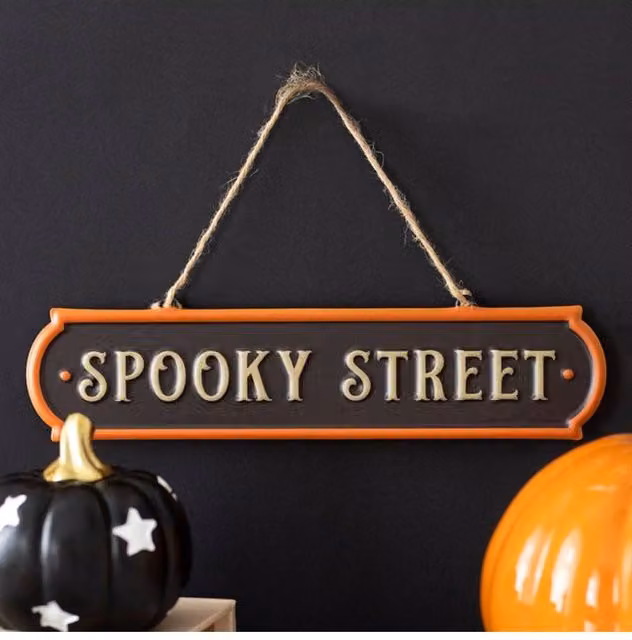 KDMD Spooky Street Hanging Metal Halloween Wall Plaque in Black