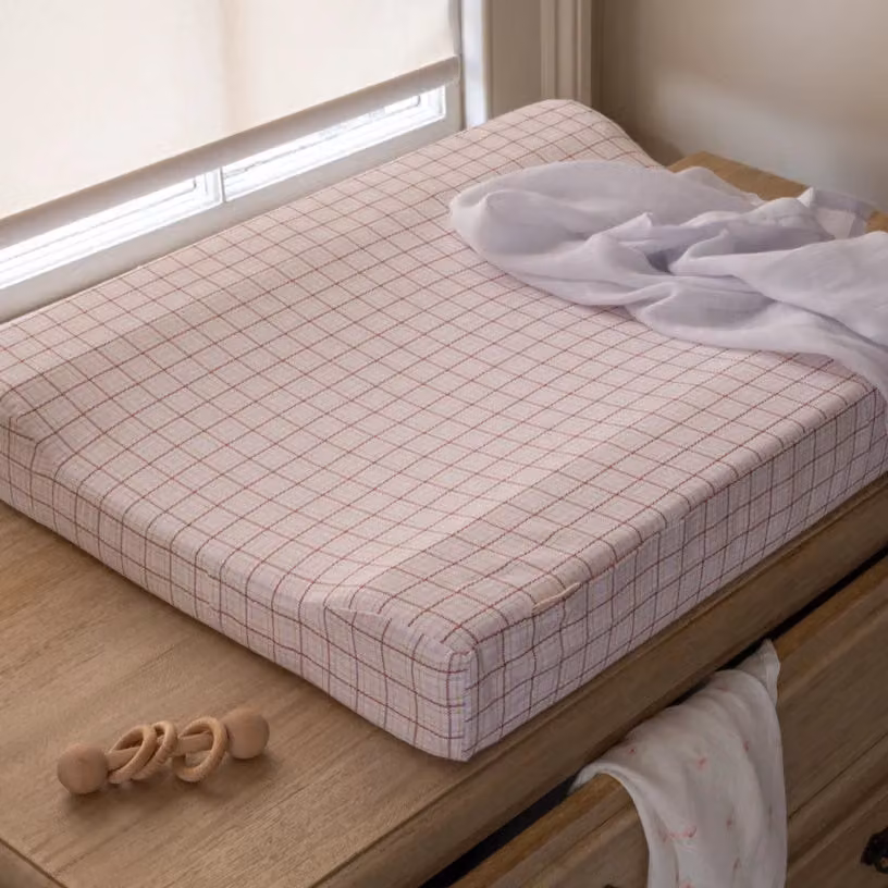 Avery Row Organic Cotton Baby Changing Mat in Pink – 2