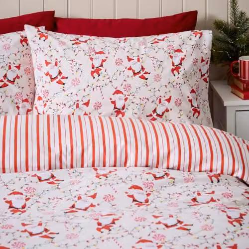 Catherine Lansfield Christmas Santas Reversible Double Duvet Cover and Pillowcase Set, Red, W/H: 200 x 200 cm, Pillowcase: 50 x 75 cm – 2