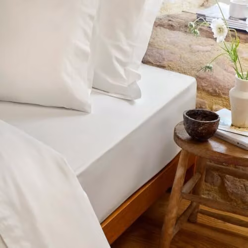 Christy Pure Cotton Percale Fitted Sheet in White, W/D/H: 140 x 190 cm