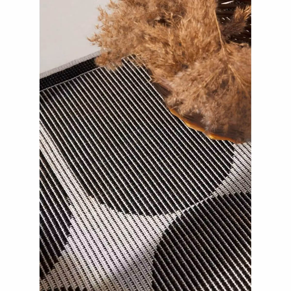 THE RUGS Reversible Weatherproof Indoor Outdoor Geometric Rug in Beige and Black, W/D: 200 x 290 cm – 2