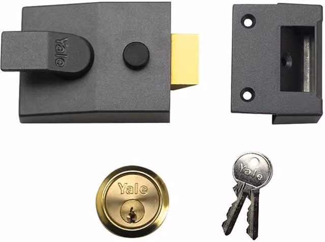 Yale 88 Series Standard Nightlatch in Brass – 1