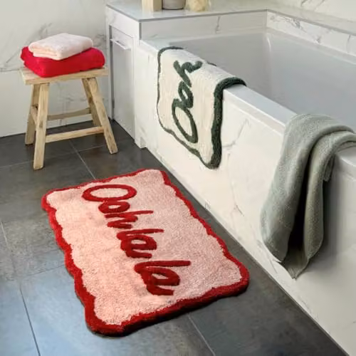 Mooky Mats Ooh La La Slogan Scallop Bath Mat in Red and Pink, W: 80 cm, D: 50 cm – 5