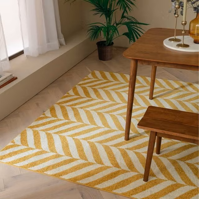 Furniturebox UK Chevron Geometric Rug in Yellow and Cream, W: 230 cm, D: 160 cm