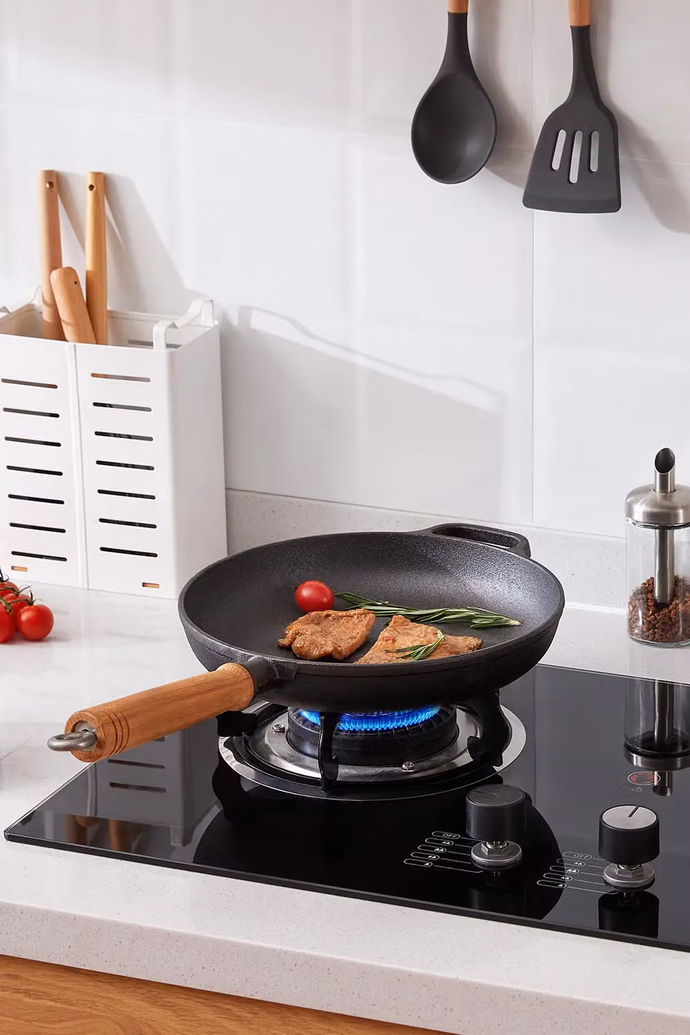 Living and Home Black Cast Iron Frying Pan with Removable Wooden Handle, Diameter: 27 cm – 5