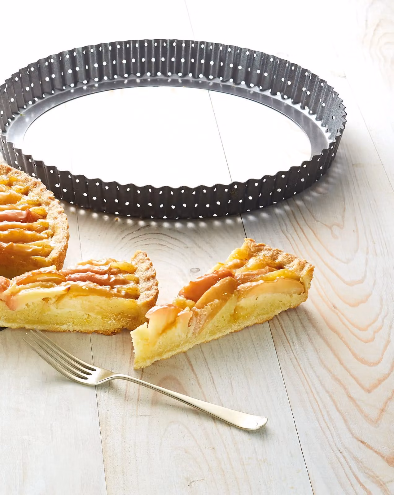 MasterClass Round Non-Stick Tart Tin, Grey, Diameter: 28 cm – 3