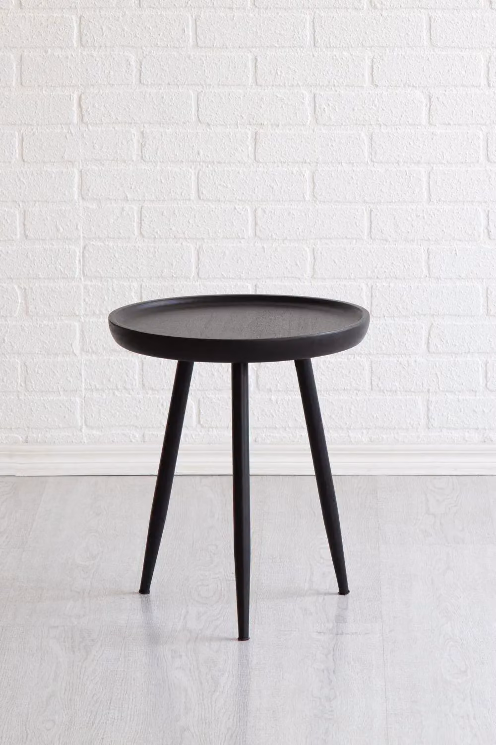MH London Chervey Round Mango Wood and Iron Side Table in Black, H 45.75 cm x W 40 cm x D 40 cm – 2