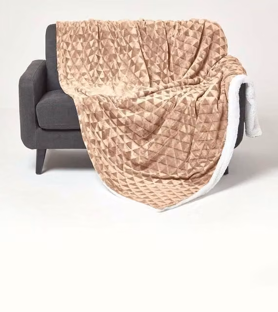 Homescapes Geometric Triangle Velvet Throw in Brown, Purple and Beige, W/D/H: 200 x 230 cm