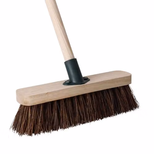 Charles Bentley Set of 2 Natural Bassine and Coco Fibre Brooms with Wood Handles, W/D/H: 29 x 6 x 131.5 cm – 2