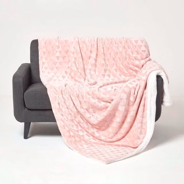 Homescapes Geometric Modern Fleece Throw in Pink and Purple, W/D/H: 160 x 200 x 1 cm