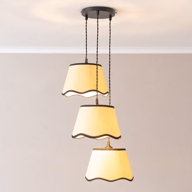 ValueLights Dutton 3 Drop Scallop Cluster Ceiling Pendant Light with LED Bulbs in Black