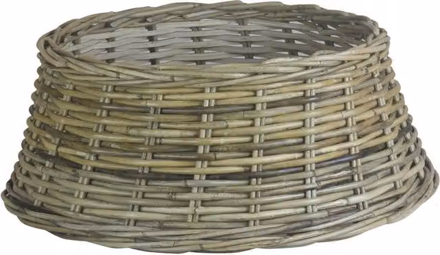 Red Hamper Round Rattan Christmas Tree Skirt in Red, Brown and Grey