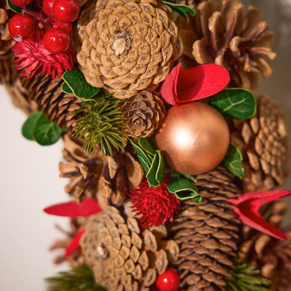 Dibor Giant Canterbury Christmas Wreath with Star Hanger in Red, Green, Gold and Multicolour, Diameter: 50 cm – 2