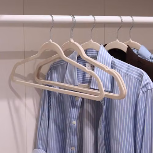 Harbour Housewares Non-Slip Velvet Flocked Clothes Hangers with Trouser Bar, 100 Pack, Beige/White, Width: 45 cm – 2