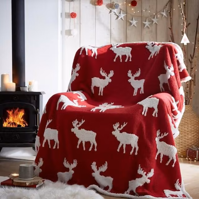 Porfolio Living Fluffy Polyester Fleece Throw in Red, White and Pink, W/D/H: 130 x 170 cm