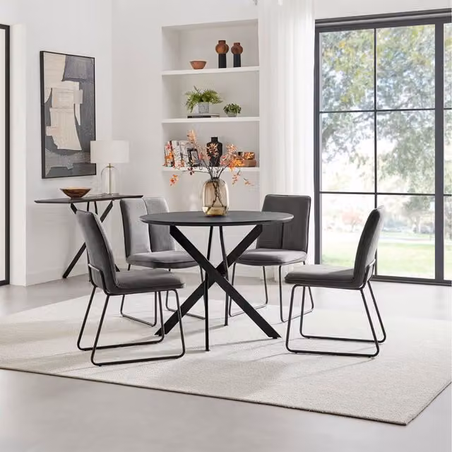 FurnitureboxUK Novara Round Dining Table with 4 Halle Chairs in Black and Dark Grey