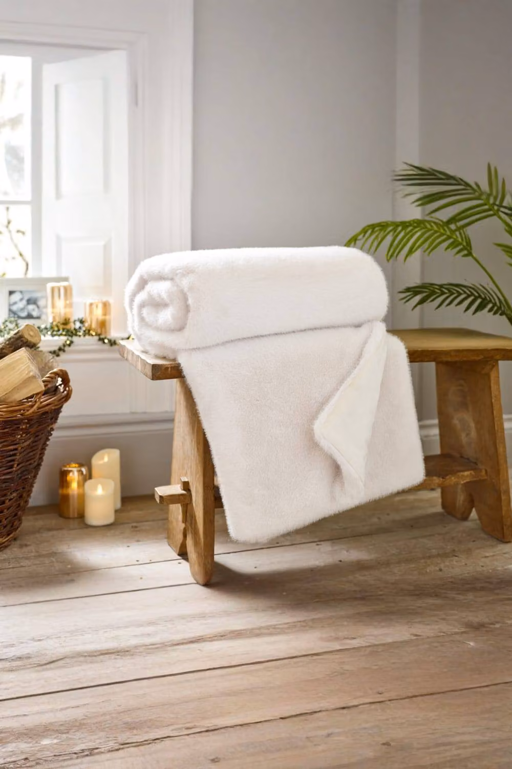 The Lyndon Company Ashford Supersoft Faux Fur Throw in White, W: 130 cm, D: 180 cm – 2