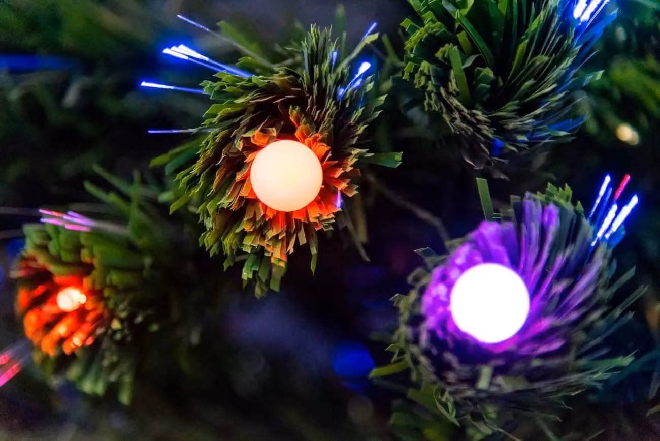 Shatchi Berries Balls Fibre Optic LED Pre-Lit Christmas Tree in Green, Height: 180 cm – 10