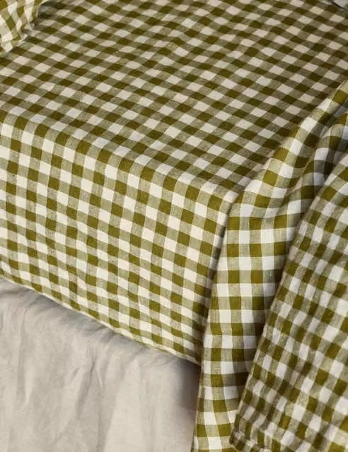 Piglet In Bed Linen Rich Gingham Fitted Sheet Green Mix W/D/H: 140 x 200 cm