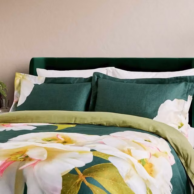 Ted Baker Gardenia Reversible Cotton Mako Satin Floral Duvet Cover and Pillowcase Set in Green and Pink, W: 200 cm x H: 200 cm – 1