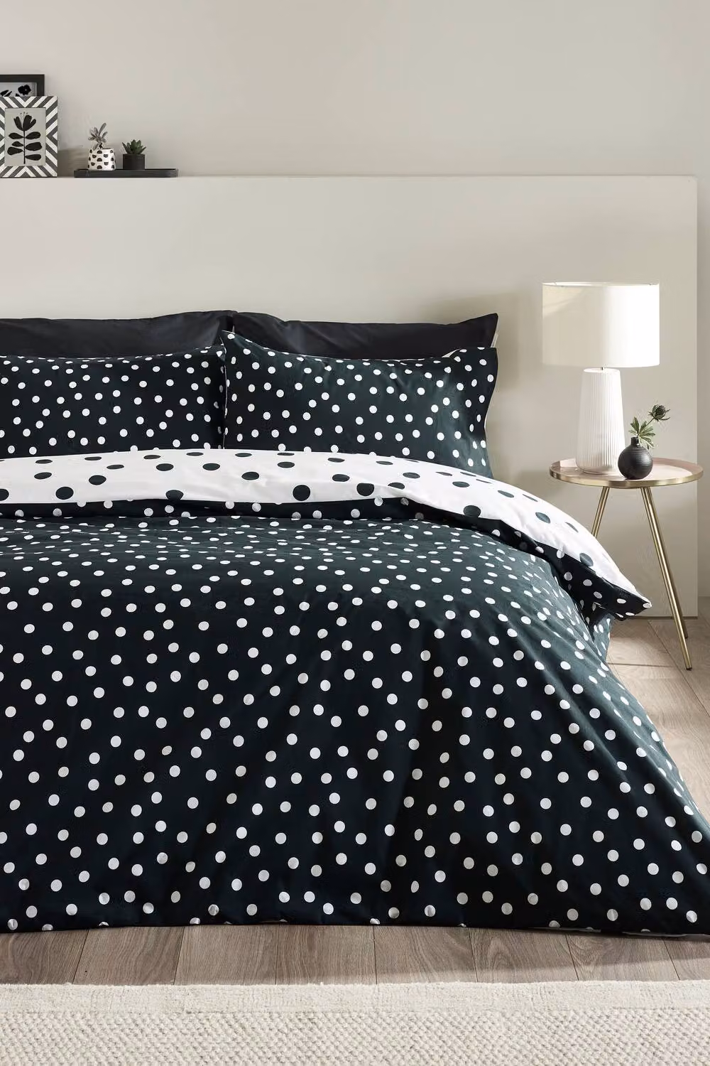 Catherine Lansfield Reversible Polka Dot Duvet Cover and Pillowcase Set, Black and White, Duvet Cover: 180 x 200 cm, Pillowcases: 50 x 75 cm – 5