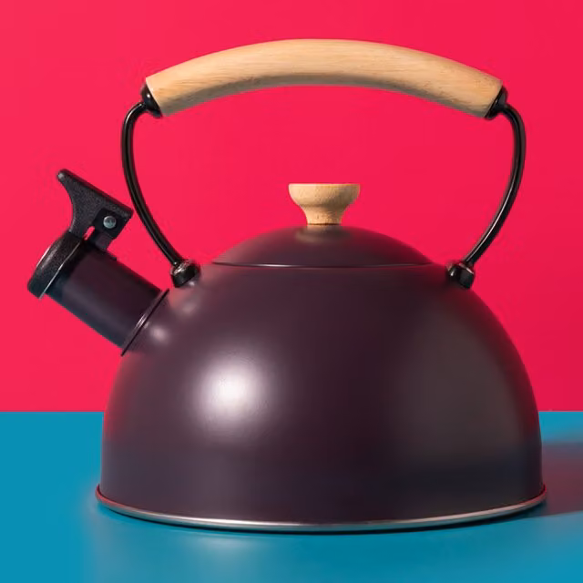 La Cafetire Purple Whistling Kettle, 1.6 l Stainless Steel with Wooden Handle