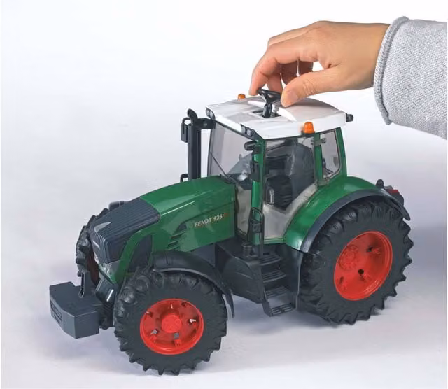 Bruder Fendt 936 Vario 1:16 Scale Detailed Vehicle and Playset Model in Green