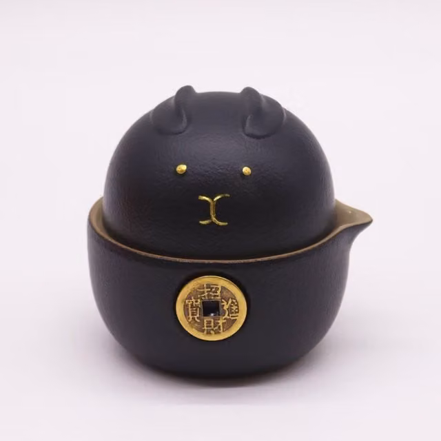 KDMK Money Cat Ceramic Teapot Set with 2 Cups and Travel Case in Black and Gold