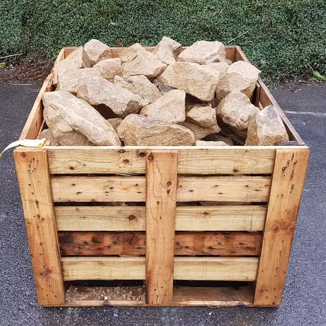 Stone Warehouse Yorkstone Brown Rockery 1000kg Crate in Shades of Buff and Orange