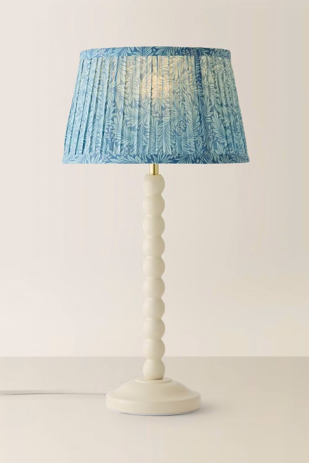 ValueLights Bobbin Leaf Printed Pleated Shade Table Lamp in Blue and Cream – 2