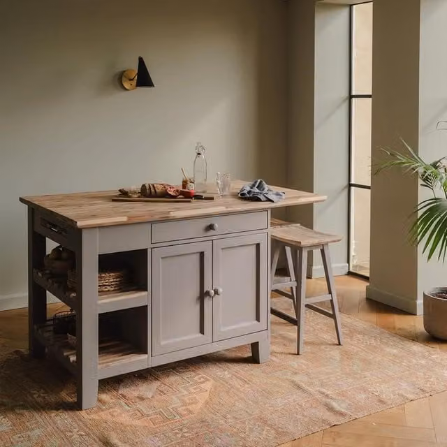 Florence Kitchen Island with Cupboard and Shelves in Dove Grey and Acacia Wood, W/D/H: 150 x 90 x 91 cm
