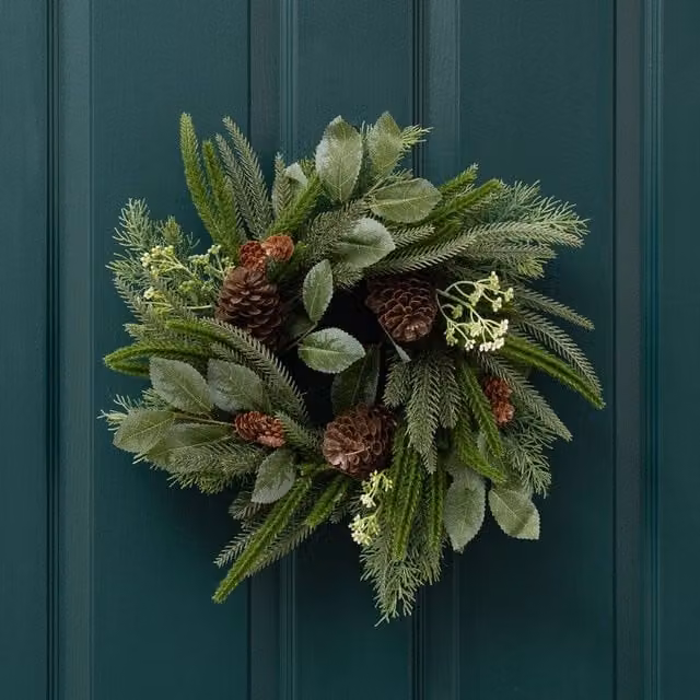 Scottish Everlastings Ltd Green Foliage Wreath with Cones, Diameter: 40 cm – 1