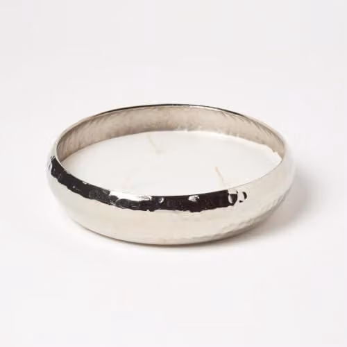 Homescapes Vanilla Scented Candle in a Silver Hammered Metal Bowl, Height: 15 cm