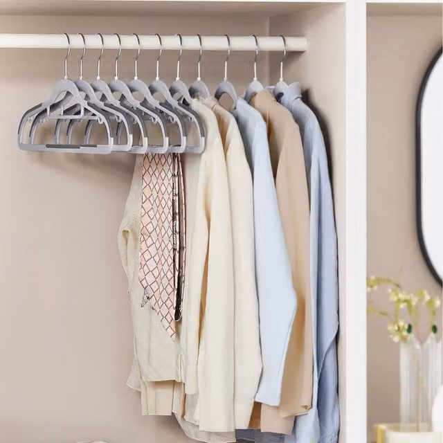 SONGMICS Non-Slip Space-Saving Clothes Hangers with Swivel Hook and Bar, Grey