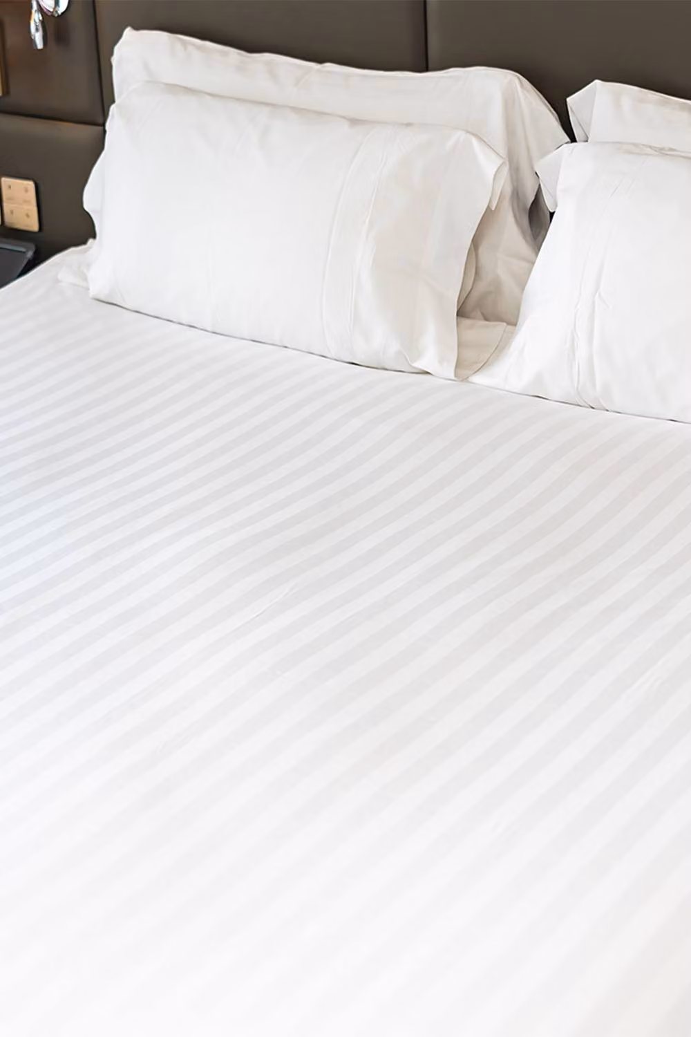 Neel Blue 300TC Cotton Mako Satin Striped Fitted Sheet, White and Blue, King, W/D/H: 150 x 200 x 30 cm – 2