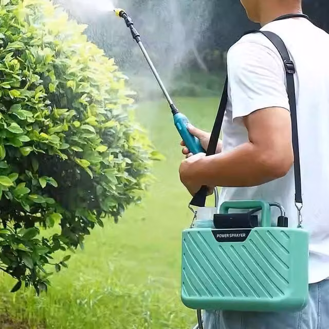 SPETLEK 5L Battery Powered Electric Garden Sprayer in Green