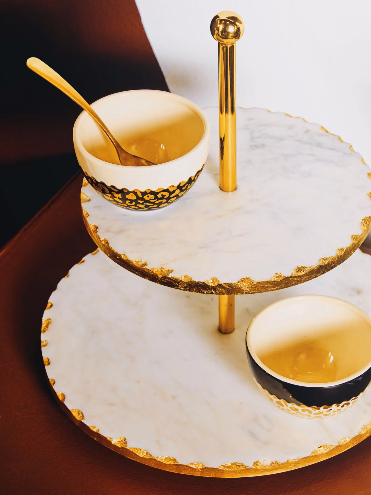 Orsina Empire 2 Tier Round White Marble and Gold Finish Cake Stand – 2