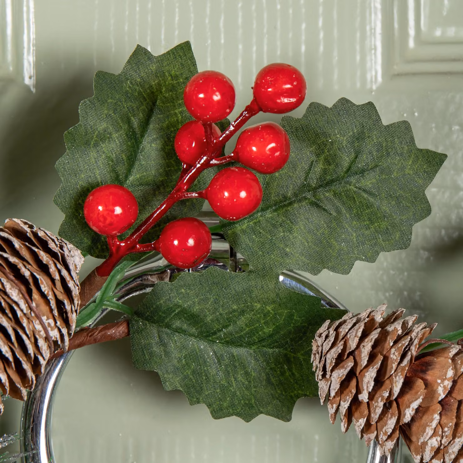 Samuel Alexander Round Hanging Christmas Wreath in Red and Green, Diameter: 40 cm – 3
