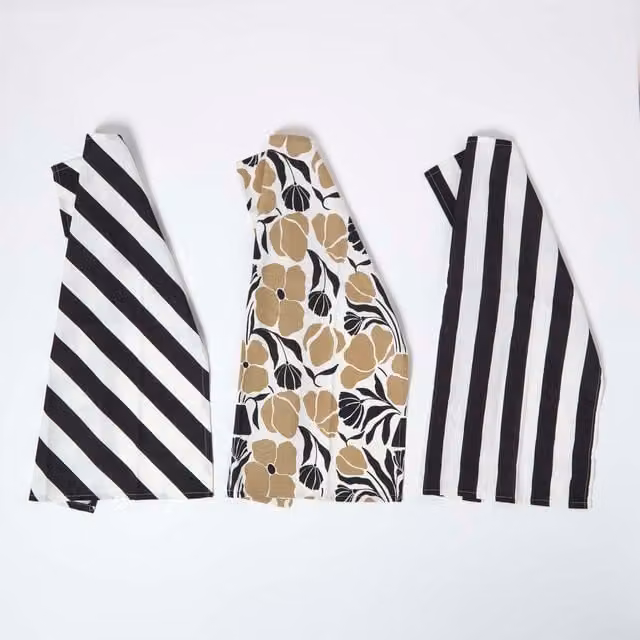 Homescapes Set of Three Highly Absorbent Floral Cotton Tea Towels in Black, Beige and White, W/D/H: 45 x 65 x 45 cm