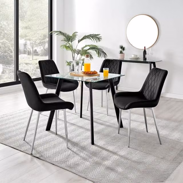 FurnitureboxUK Seattle Square Glass Dining Table with 4 Pesaro Silver Chairs in Black and Transparent