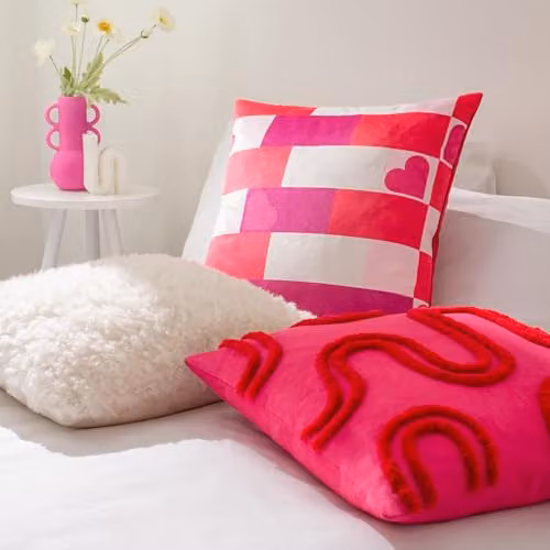 Heya Home Archie Abstract Tufted Square Cushion in Pink and Red, W/D/H: 45 x 45 x 45 cm – 3
