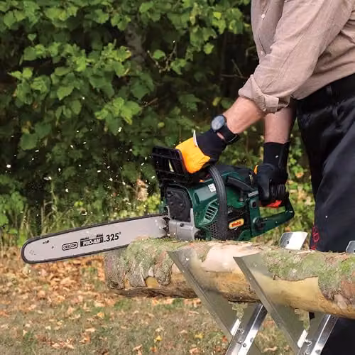 Webb WEPCS18 Petrol Chainsaw with 46cm Oregon Bar and Chain, 50cc 2-Stroke Easy Start Engine, Green – 5