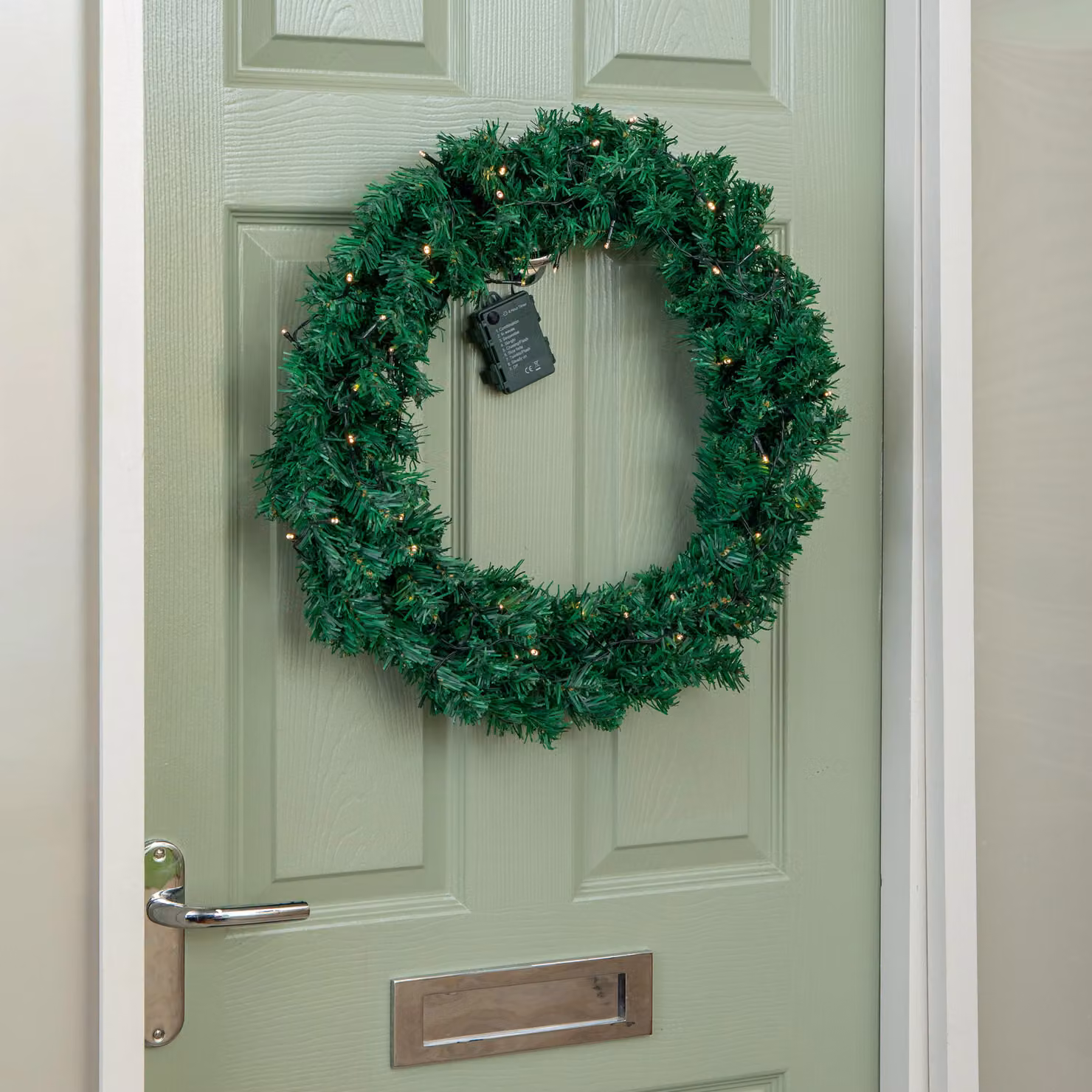 Samuel Alexander 60cm Plain Green Christmas Wreath with Warm White LEDs and 160 Tips – 2