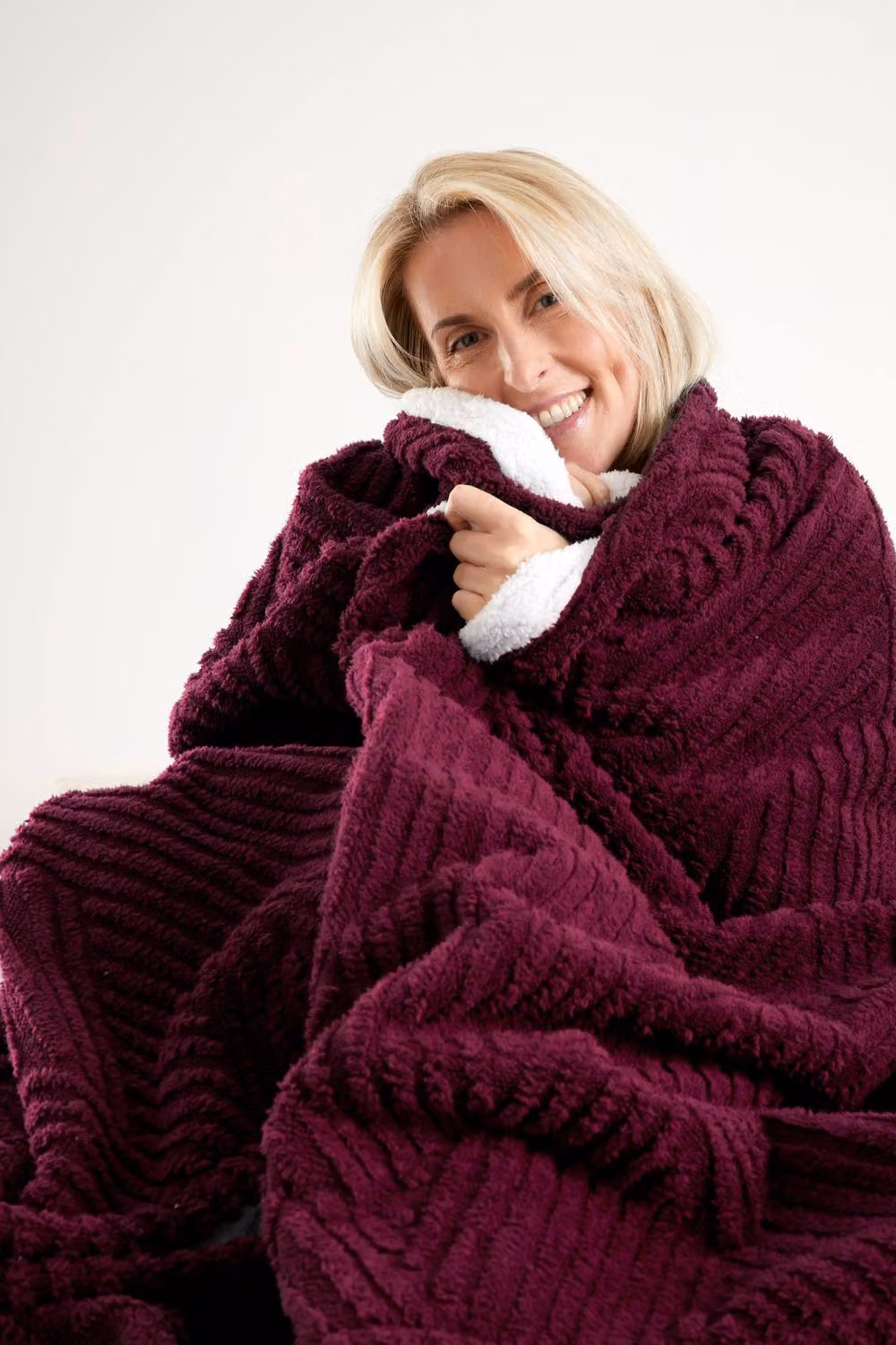 Catherine Lansfield Heat Buddy Cosy Super Thermal Fleece Blanket Bedspread in Plum, W: 200 cm, D: 220 cm – 3