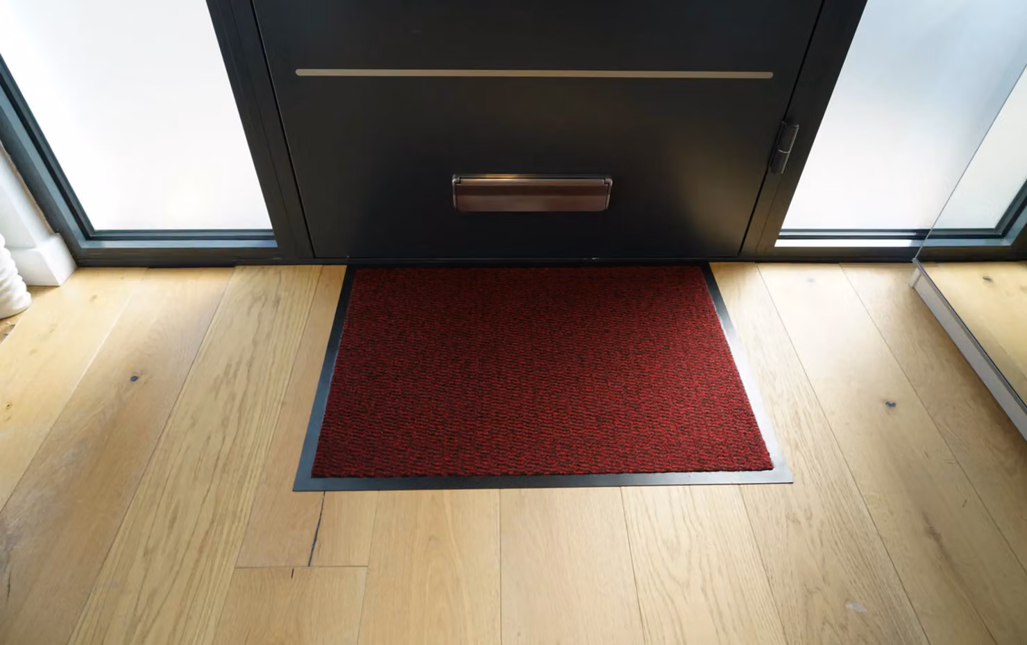 Desire Rugs Red Non-Slip PVC Dirt Trapper Entrance Mat with Rubber Edges W: 60 cm, D: 80 cm – 4