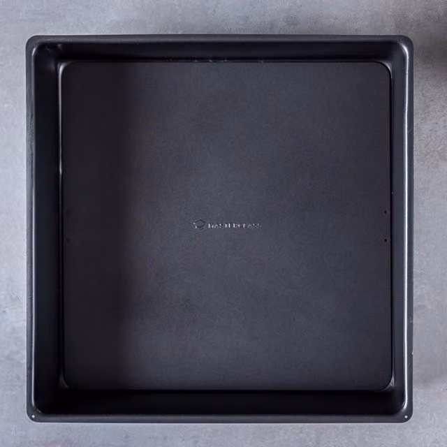 MasterClass Non-Stick Round Loose Base Tart Tin, Grey, Diameter: 30 cm, Height: 9.5 cm