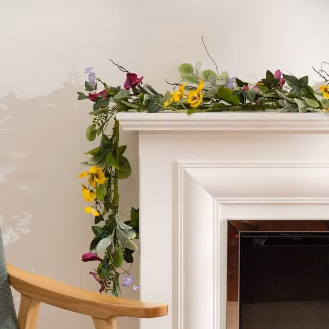 Scottish Everlastings Ltd Multicolour Spring Floral Pansy Garland in Green, 150 cm