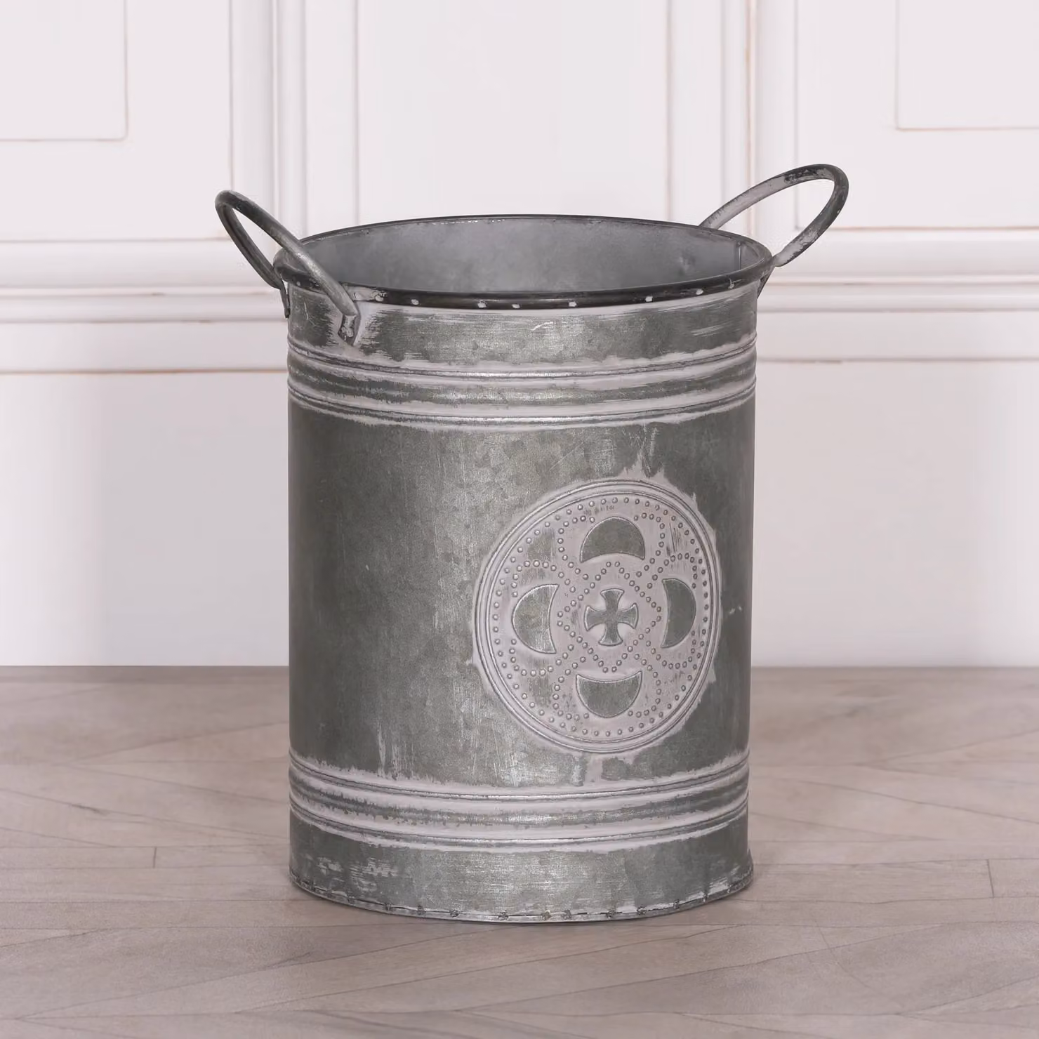 Glasstone Metal Embossed Round Tabletop Planter with Handles in Black and Grey, W/D/H: 22.0 x 31.5 x 30.0 cm
