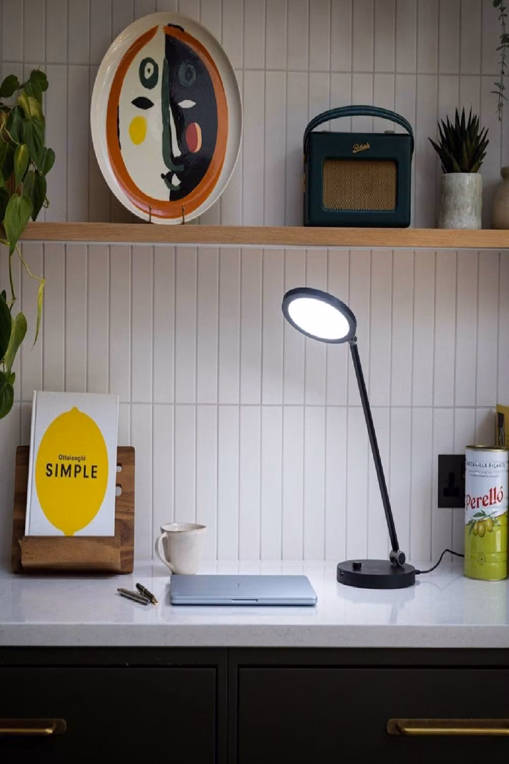 daylight TriSun Mood-Boosting Desk Lamp with Adjustable Colour Modes and Timer in Black – 3
