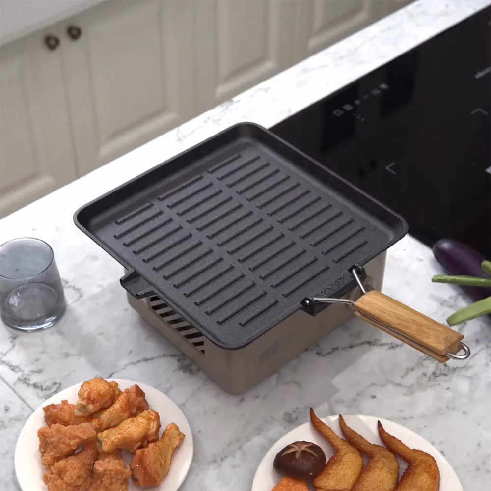 Living and Home Cast Iron Grill Pan with Folding Wood Handle and Pouring Spout, Black, Diameter: 28 cm – 3